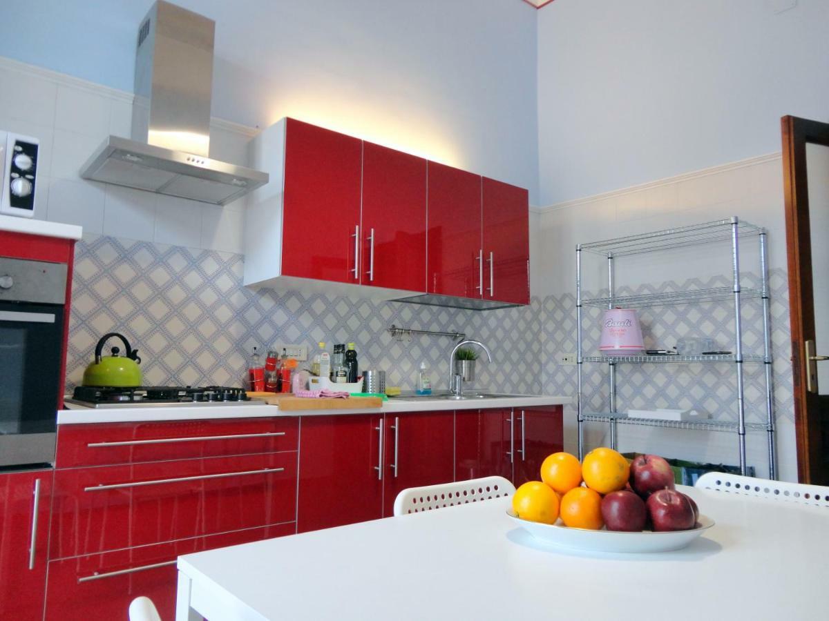 Umberto I Holiday House Наполи Екстериор снимка