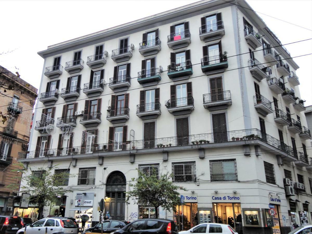 Umberto I Holiday House Наполи Екстериор снимка